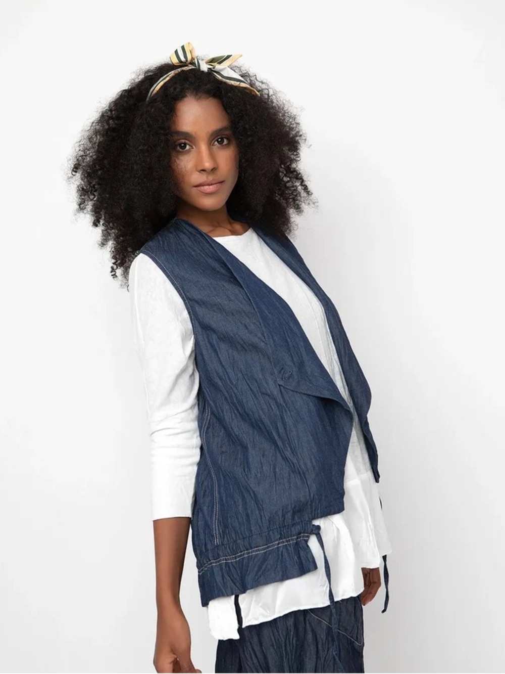 $178 Ozai N Ku Flux Denim Vest Size Medium